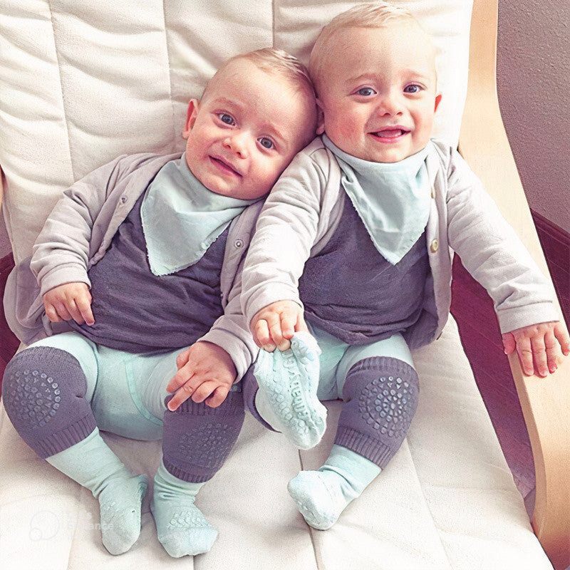wann krabbeln babys
